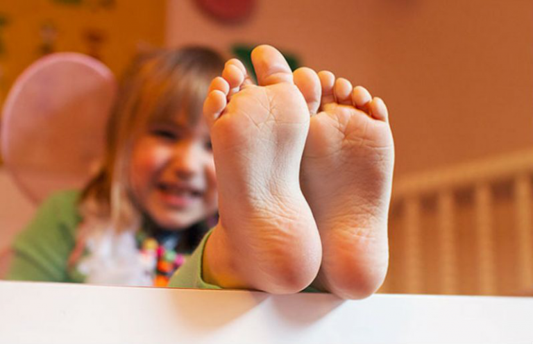 eliminar olor pies niños